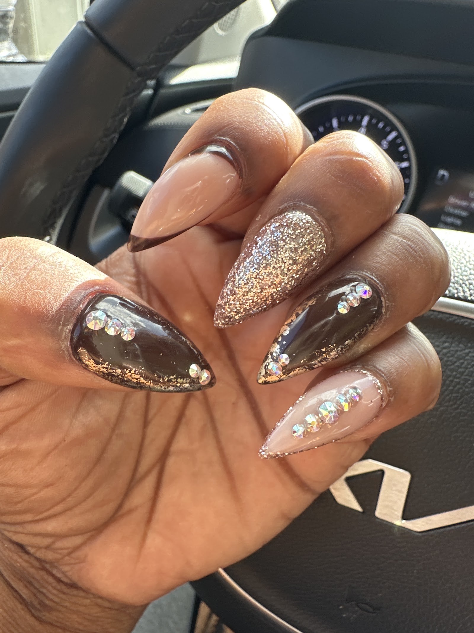 Liquidglamm Nails & Beauty Bar nail photo 2